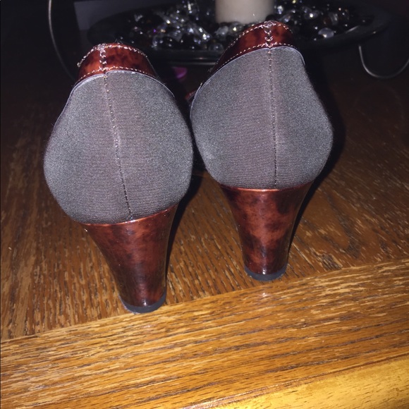 Tortoise & Brown Heels!  EUC! - Picture 3 of 4